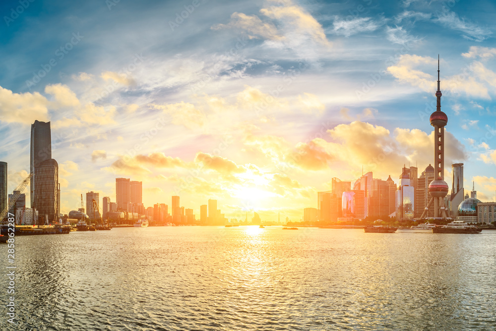 Obraz premium Beautiful Shanghai city scenery at sunrise,China