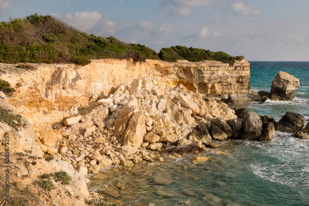 Obraz premium Frana sulla costa