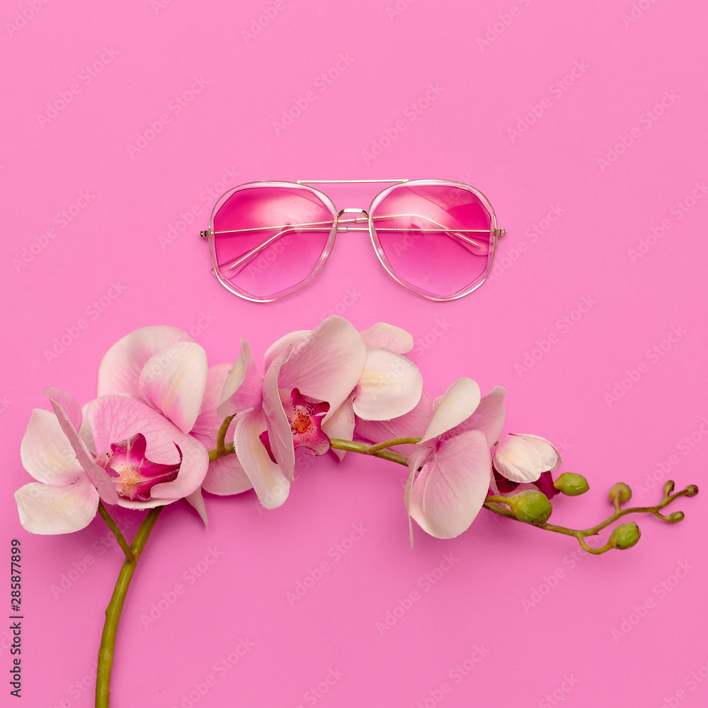 Fototapeta premium Eyewear Accessory concept. Stylish pink sunglasses