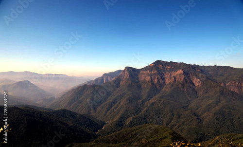 Fototapeta Naklejka Na Ścianę i Meble -  panoramic view of the mountains