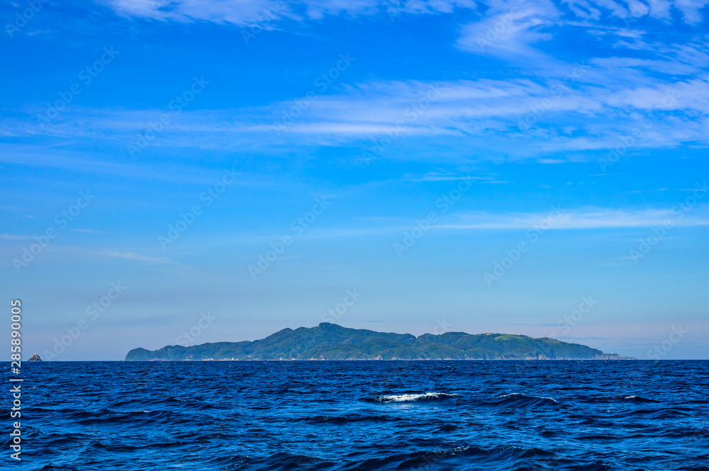 Obraz premium 夏の玄界灘の筑前大島