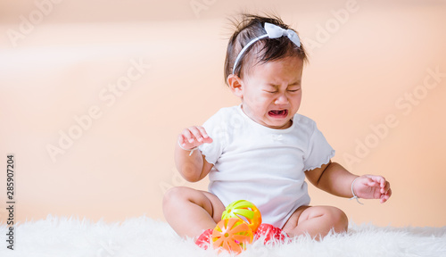 Photo Asian child baby sad cry