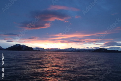 Sonnenuntergang im Winter in Norwegen