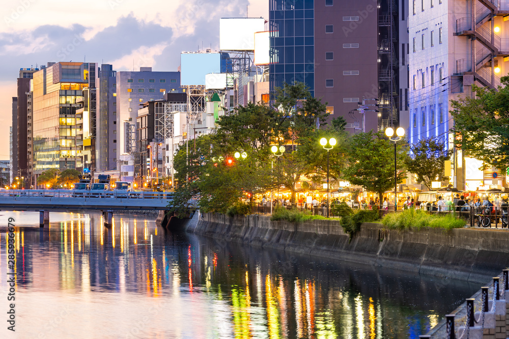 Obraz premium Fukuoka Naka River sunset Yatai Food stall