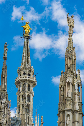 Statue of the Virgin Mary o...
