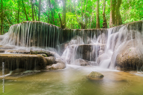 Fototapeta Naklejka Na Ścianę i Meble -  Beautiful waterfall in Thailand. (Huay Mae Kamin Waterfall) at Kanchanaburi Thailand.