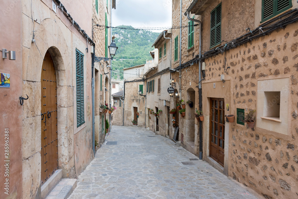 narrow streets of Valldemossa in Mallorca