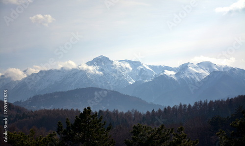 Fototapeta Naklejka Na Ścianę i Meble -  Retezat mountains seen from afar