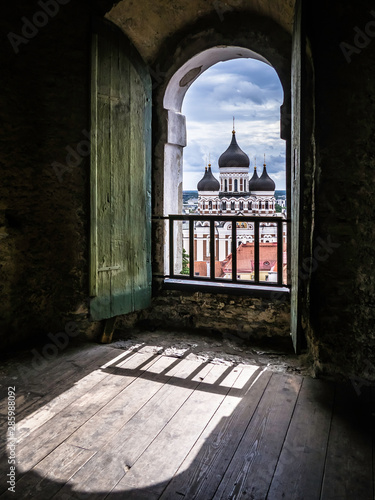 Obraz na płótnie Beautiful Alexander Nevsky Cathedral in Tallinn through the window of St Mary's Cathedral bell tower w salonie