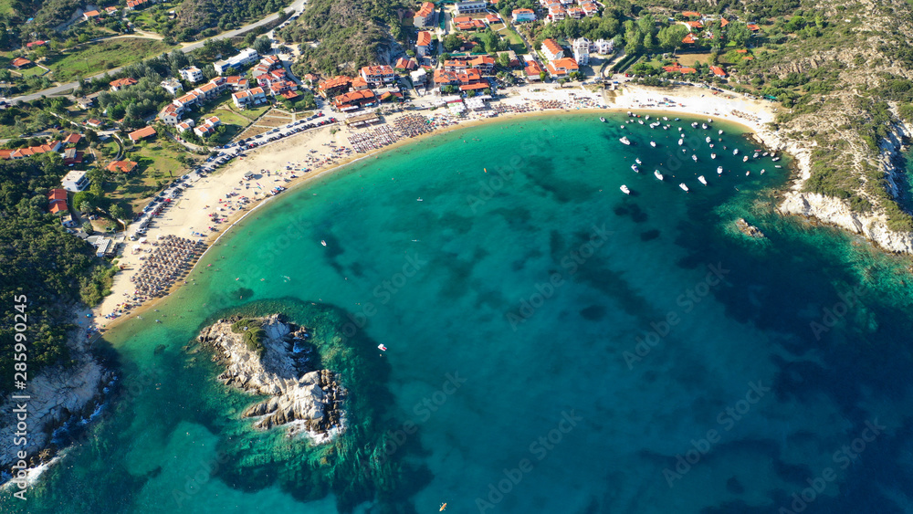 Φωτογραφία Aerial drone photo of famous emerald sandy beaches of Kalamitsi in South Sithoni