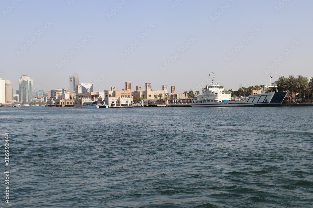 Canal à Dubaï, Émirats arabes unis	