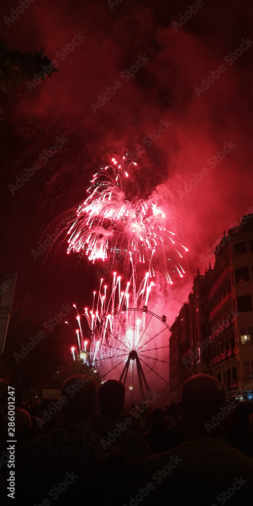 Fuegos artificiales en las fiestas de San Sebastián, España.