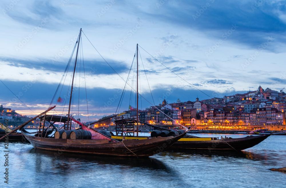Barcas en Oporto, Portugal