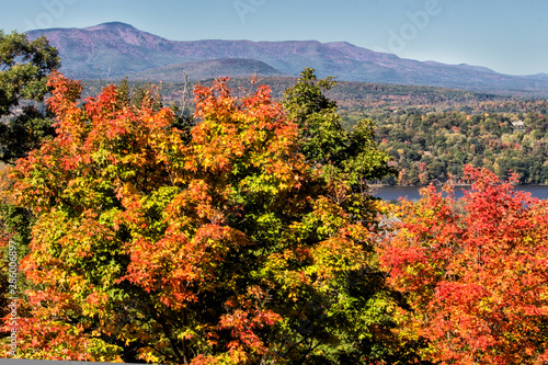Fototapeta Naklejka Na Ścianę i Meble -  Autumn View with Catskill Mountains