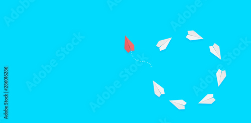 Foto group of consecutive paper planes