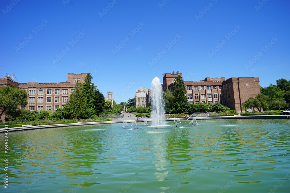 Obraz premium Building of University of Washington at Seattle 