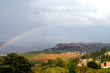Orvieto unter einem Regenbogen