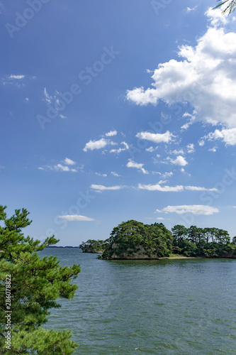 快晴の松島を望む