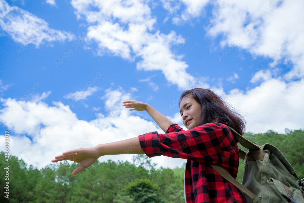 Travelers, young women, look at the amazing mountains and forests, wanderlust travel ideas, Travelers, young women, look at the amazing mountains and forests, wanderlust travel ideas,