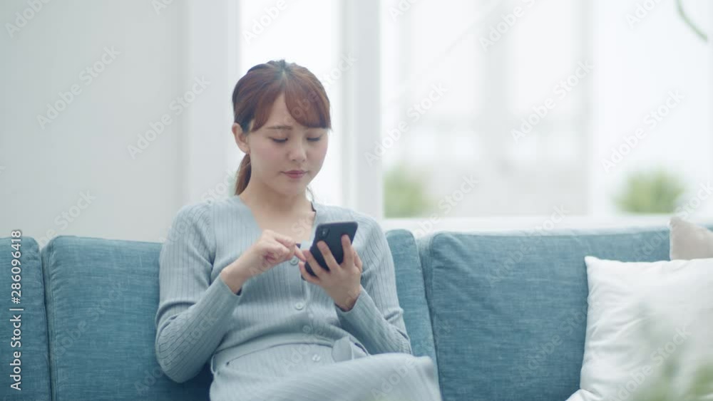 スマートフォン・女性 スマートフォン・女性