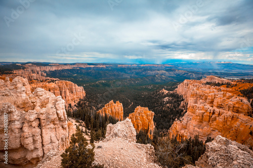 Panoramic of The views at the beginning of the Navajo Loop Trail in Bryce National Park, Utah. United States