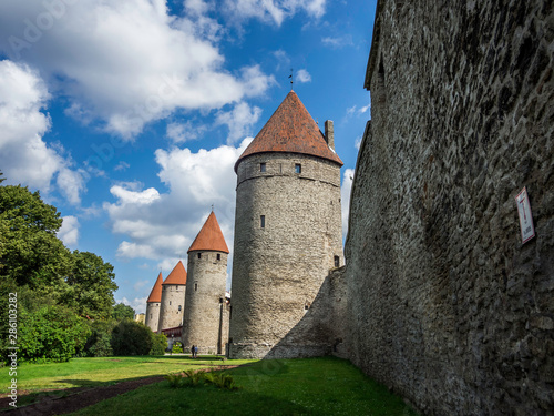 Obraz na płótnie Beautiful Lower Town Wall and its towers in Tallinn old town, Estonia w salonie