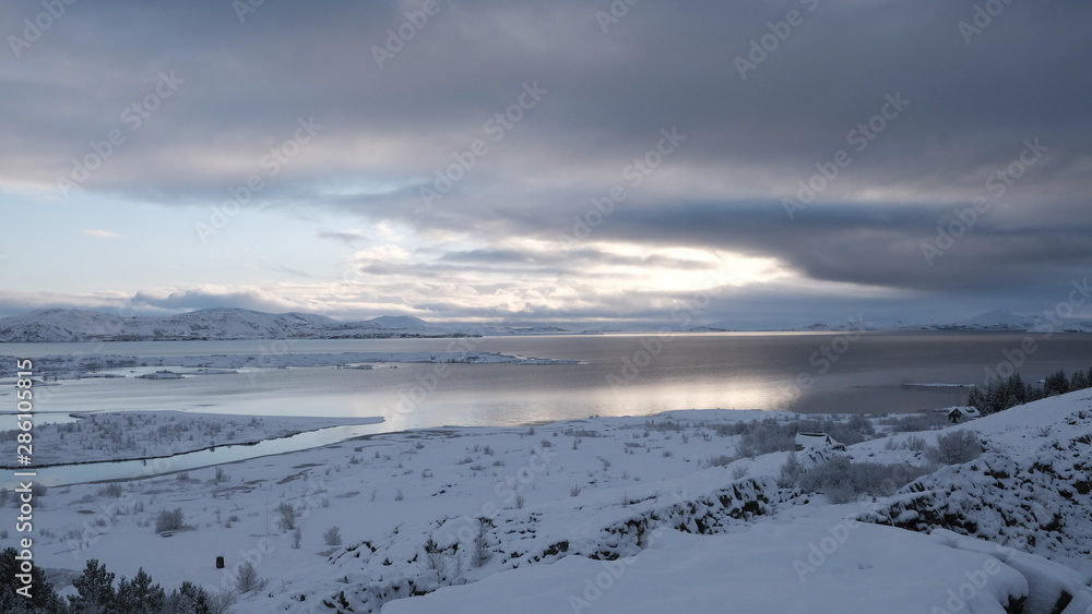 Iceland landscape whit the sea and snow