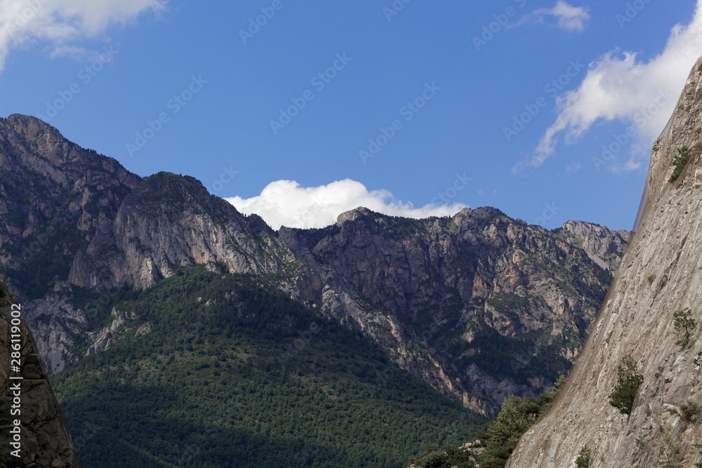 Obraz premium Landscape in the Parque Natural del Cadi-Moixero in the Pyrenees