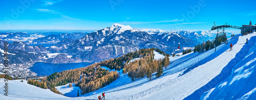 Enjoy the skiing on Zwolferhorn, St Gilgen, Salzkammergut, Austria © efesenko