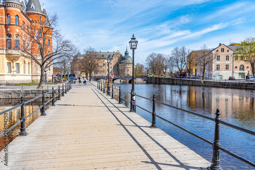 Schilderij op canvas View of the Orebro castle, Sweden
