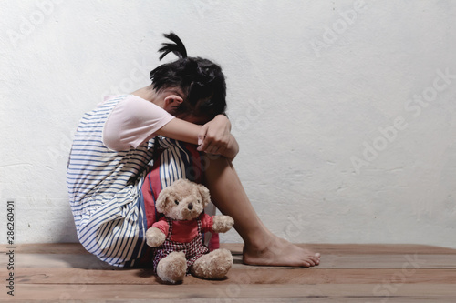 Tableau sur toile traumatized children concept