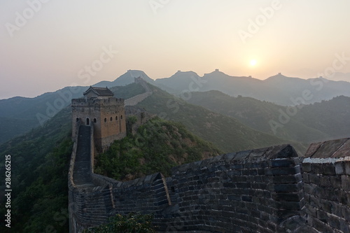 Grande Muraille de Chine au lever du soleil