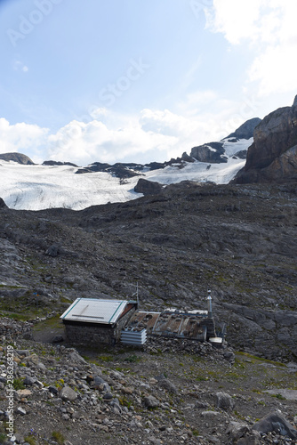 Blick auf Gletscher bei Gitschenhörelihütte Uri