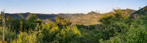 Montagne de Lèbre-Cuite depuis l'église de Saint-Cyrice, Étoile-Saint-Cyrice, La vallée du Céans, Baronnies, Hautes-Alpes, Provence-Alpes-Côte d'Azur, France