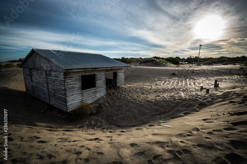 Casa abandonada en la playa