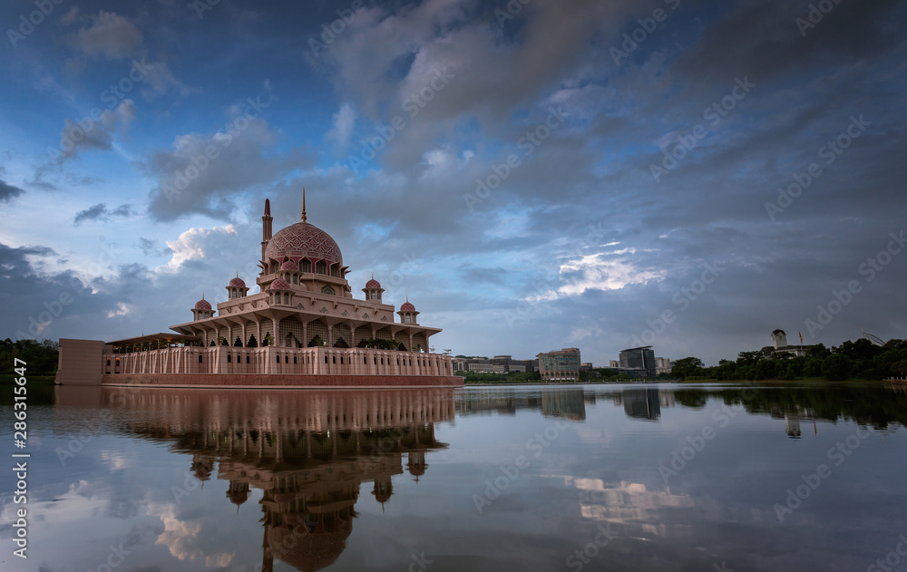 Fototapeta premium Blur hour from Putrajaya, Malaysia