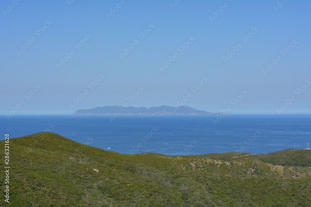 Isola di Capraia vista dal Cap Corse, Corsica, Francia