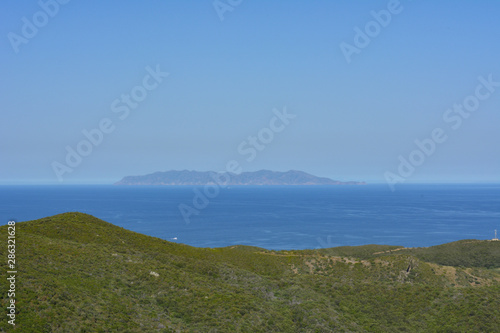 Isola di Capraia vista dal Cap Corse, Corsica, Francia