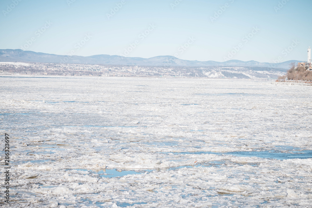 Fototapeta premium icy water