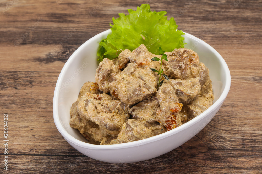 Chicken liver with cream and dry tomatoes Chicken liver with cream and dry tomatoes