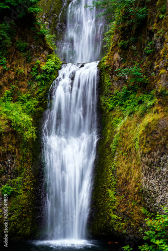 Multnomah Falls - Oregon © Bernie Duhamel