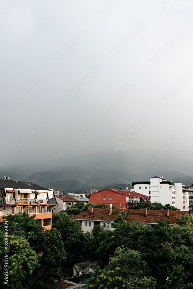 Obraz premium Mist in the city