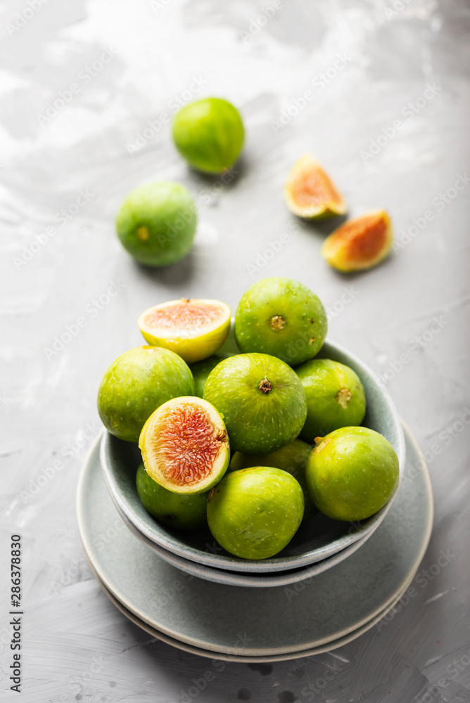 Sweet green figs Sweet green figs