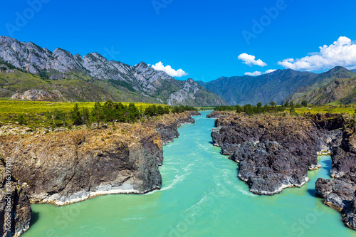 Fototapeta Naklejka Na Ścianę i Meble -  Katun river with rapids. Gorny Altai, Siberia, Russia