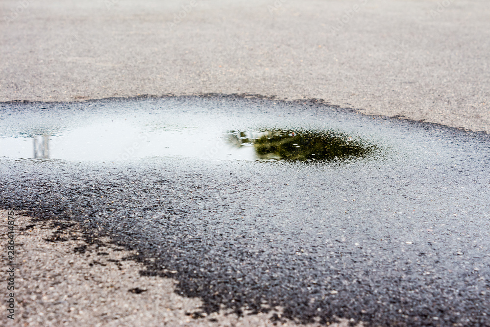 Obraz premium Flooding on the road