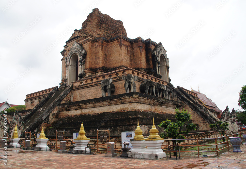 Fototapeta premium old temples in chiang mai, thailand