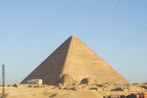 La Pyramide de Kh  ops