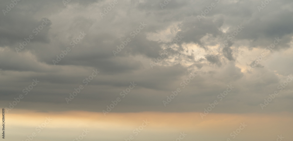 Obraz premium Unwetter im kommen, bedrohliche Wolken Formation
