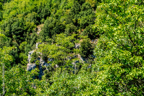 Fototapeta Naklejka Na Ścianę i Meble -  Vista lungo il sentiero 168 Gola di Jana da Braccano