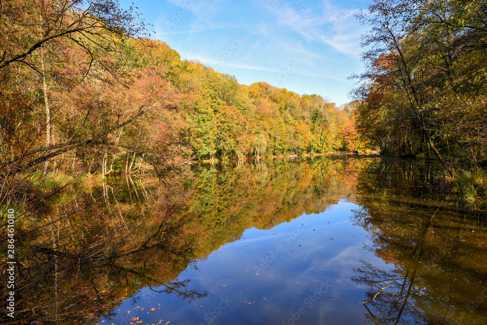 Malerische Herbstlandschaft Ebersberger Weiherkette Malerische Herbstlandschaft Ebersberger Weiherkette